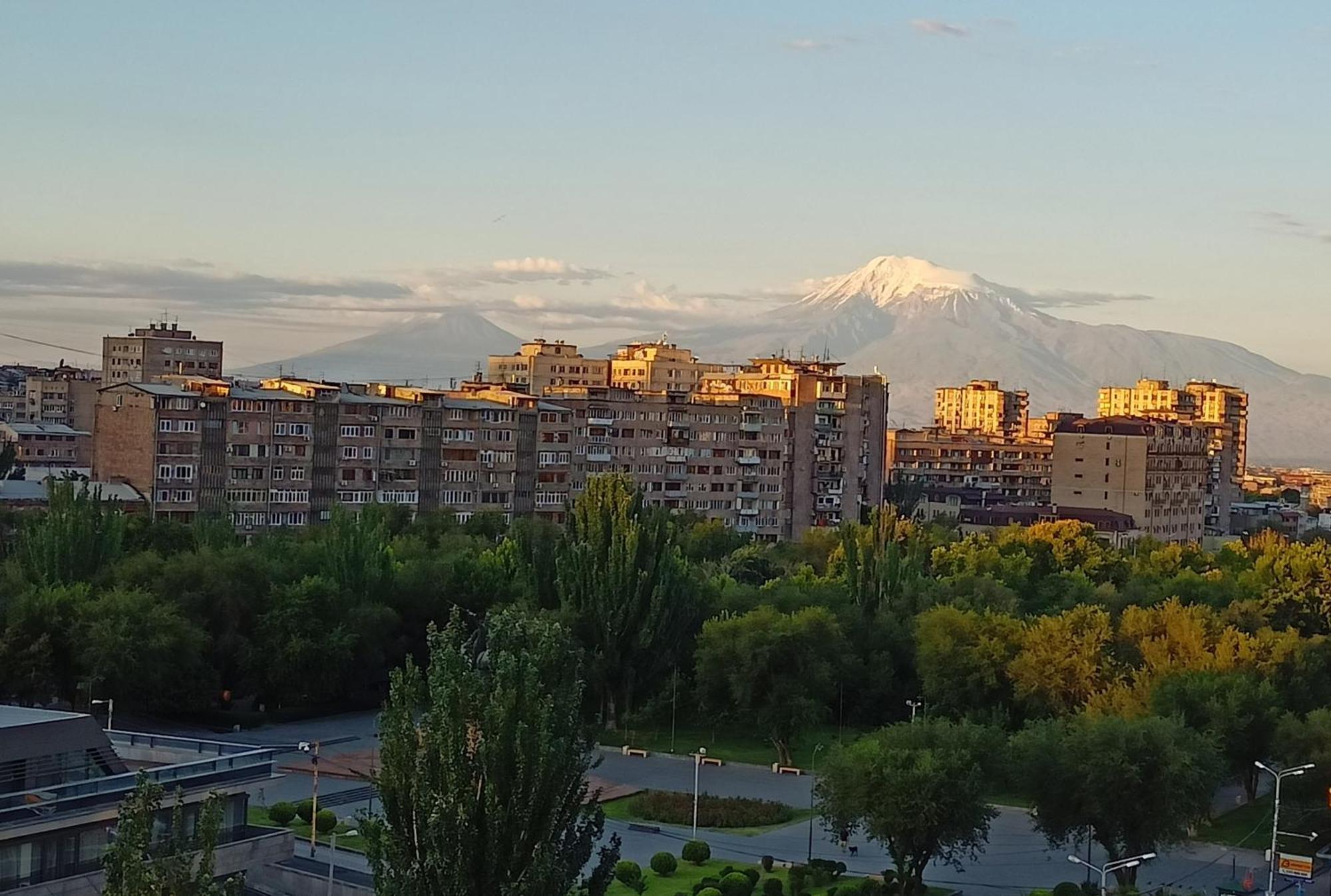 Umba Apartment N4 - Balcony And Mount Ararat View 예레반 외부 사진